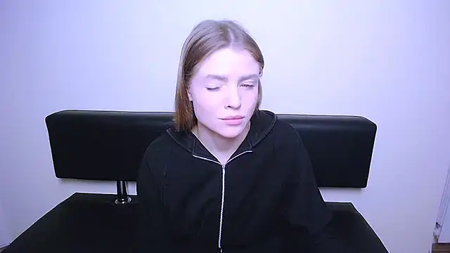 Snapshot of MissOliviaa_ chatting on 18, 2, 2025 MissOliviaa online show from 18, 2, 2025