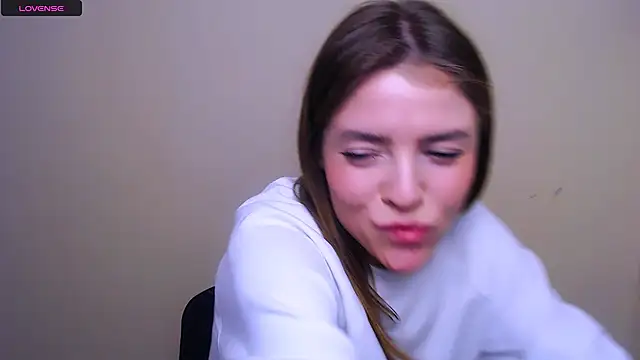 Snapshot of MissOliviaa_ chatting on 26, 2, 2025 MissOliviaa online show from 26, 2, 2025