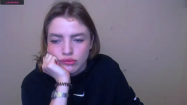 Snapshot of MissOliviaa_ chatting on 27, 2, 2025 MissOliviaa online show from 27, 2, 2025