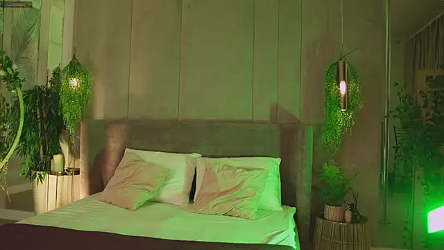 Smiley Mia online show from 21, 11, 2025