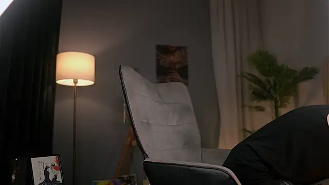 SerenaGrantt online show from 17, 4, 2026