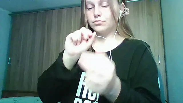 Evasapples online show from 1, 4, 2026