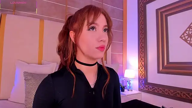 Snapshot of AbigailCarter chatting on 25, 11, 2025 AbigailCarter online show from 25, 11, 2025