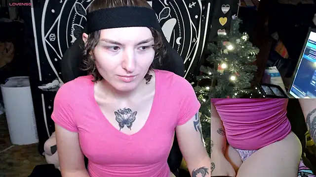 BrandiWRLD 999 online show from 2, 1, 2025