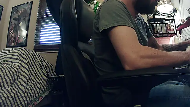 slutty guy12 online show from 15, 2, 2025