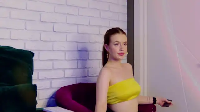 MilanaBalmain online show from 5, 2, 2025