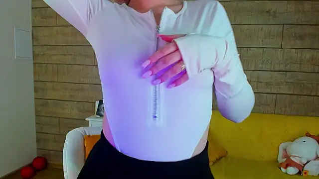 MilanaBalmain online show from 10, 2, 2025