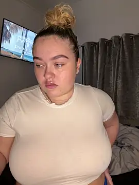 Dolly19x online show from 6, 12, 2024