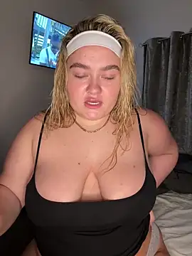 Dolly19x online show from 7, 12, 2024