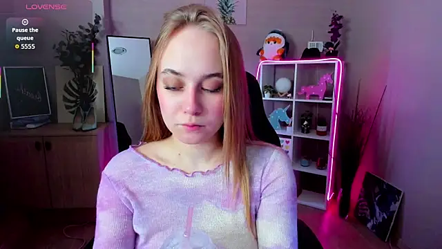 LianaBright online show from 12, 2, 2026