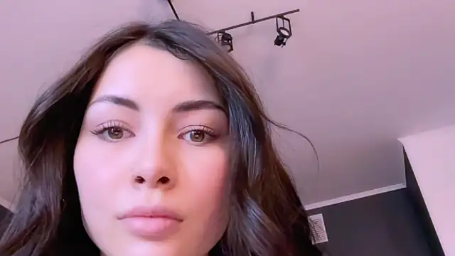 Snapshot of valorant_girl chatting on 7, 3, 2025 valorant girl online show from 7, 3, 2025