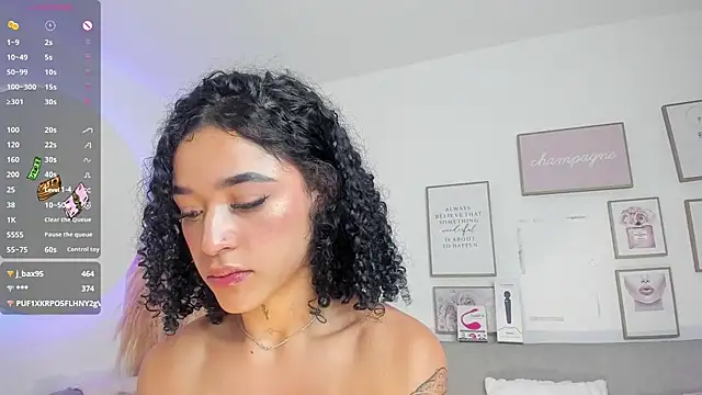 Crystal Dluna online show from 20, 3, 2025