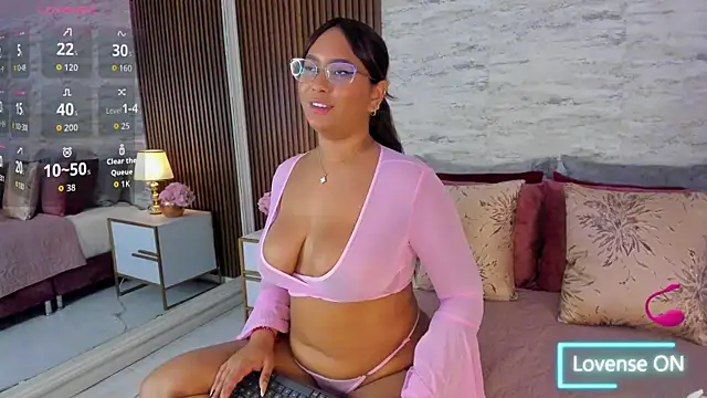 MadisonHunter2024 online show from 7, 11, 2025