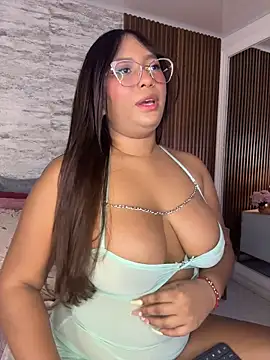 MadisonHunter2024 online show from 10, 2, 2026