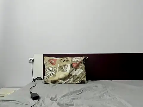 Snapshot of ElektraShine29 chatting on 8, 5, 2026 ElektraShine29 online show from 8, 5, 2026