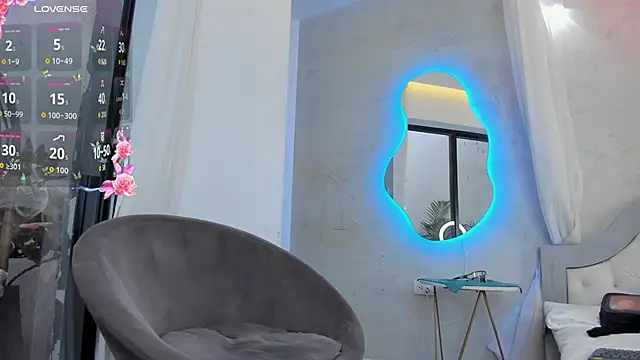 Venusflame   online show from 5, 11, 2025