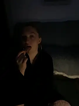 Snapshot of Stoner_BarbieXX chatting on 7, 3, 2026 Stoner BarbieXX online show from 7, 3, 2026