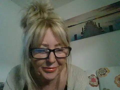 Snapshot of Miss-Cx chatting on 25, 12, 2024 Miss-Cx online show from 25, 12, 2024