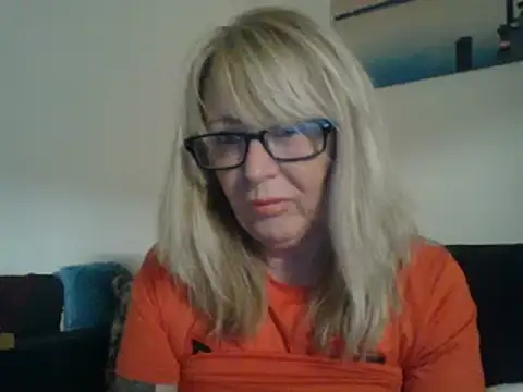 Snapshot of Miss-Cx chatting on 10, 1, 2025 Miss-Cx online show from 10, 1, 2025