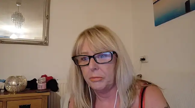 Snapshot of Miss-Cx chatting on 6, 2, 2025 Miss-Cx online show from 6, 2, 2025