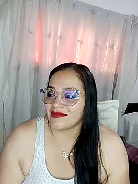 Snapshot of emily_sweet13 chatting on 4, 3, 2025 emily sweet13 online show from 4, 3, 2025