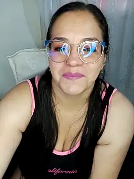 Snapshot of emily_sweet13 chatting on 19, 3, 2025 emily sweet13 online show from 19, 3, 2025