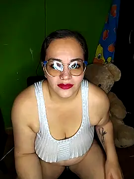 Snapshot of emily_sweet13 chatting on 5, 10, 2025 emily sweet13 online show from 5, 10, 2025