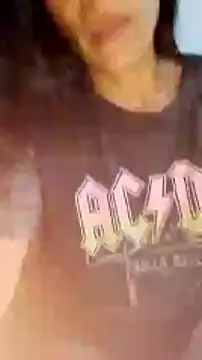 Snapshot of chloewildd_ chatting on 8, 2, 2025 chloewildd  online show from 8, 2, 2025