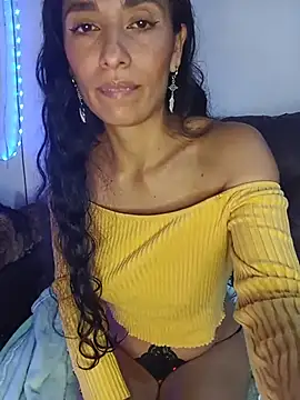 Snapshot of chloewildd_ chatting on 7, 6, 2026 chloewildd online show from 7, 6, 2026