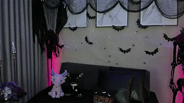 Morgan Hilll  online show from 25, 10, 2025