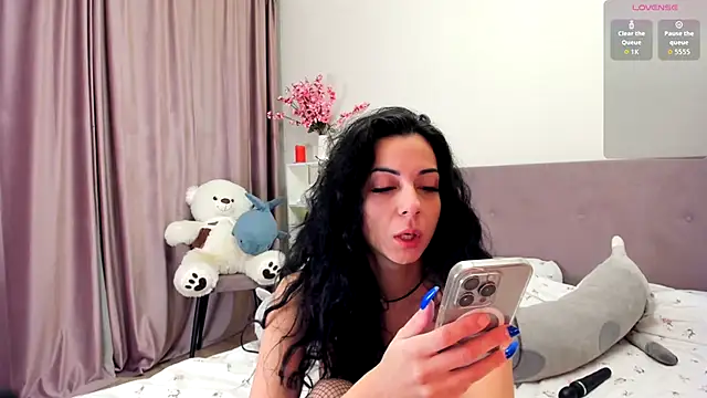 Shadow Dance online show from 17, 9, 2025