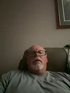 Snapshot of wildrocket02 chatting on 19, 5, 2026 wildrocket02 online show from 19, 5, 2026