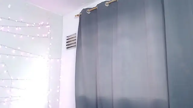 Snapshot of Nicol_Love0 chatting on 11, 2, 2025 Nicol Love0 online show from 11, 2, 2025