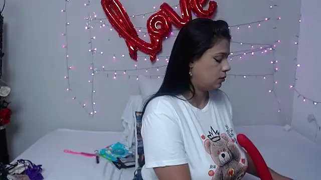 Snapshot of Nicol_Love0 chatting on 22, 2, 2025 Nicol Love0 online show from 22, 2, 2025