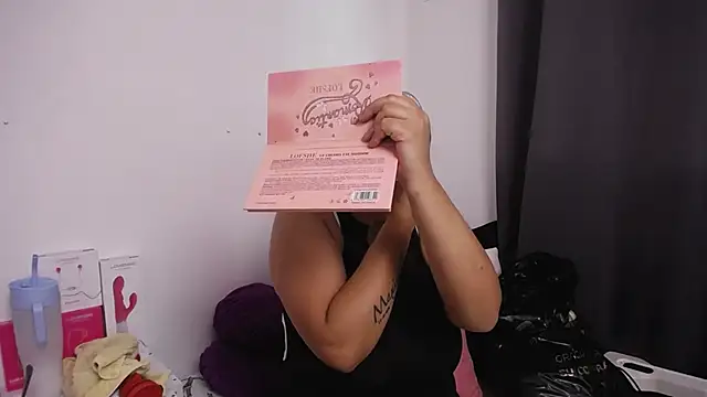 Nicol Love0 online show from 16, 2, 2026