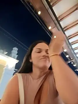 girl milk1 online show from 14, 11, 2025