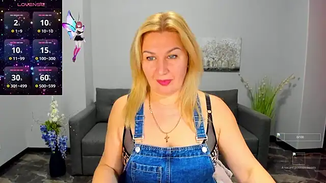 Lili Crossi online show from 30, 10, 2025