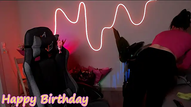 M Sensual online show from 15, 4, 2026