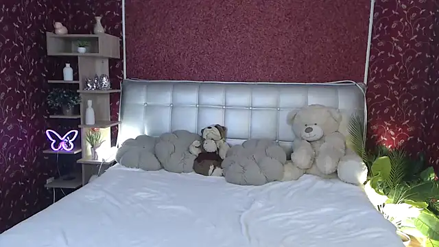 AuroraAksnesss online show from 11, 9, 2025