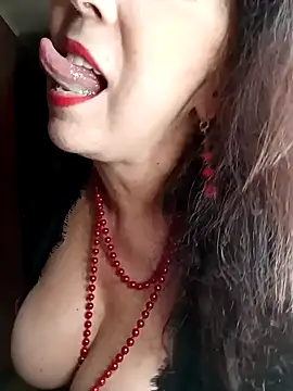 Snapshot of GypsyEsmeralda chatting on 5, 1, 2025 GypsyEsmeralda online show from 5, 1, 2025