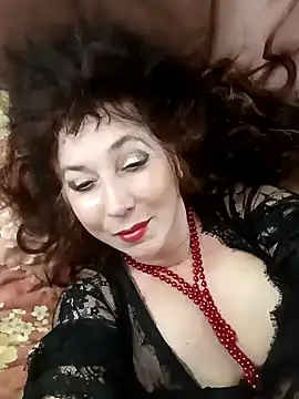 Snapshot of GypsyEsmeralda chatting on 8, 1, 2025 GypsyEsmeralda online show from 8, 1, 2025