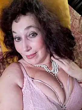 Snapshot of GypsyEsmeralda chatting on 19, 10, 2025 GypsyEsmeralda online show from 19, 10, 2025