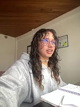 Snapshot of Andi9_ chatting on 9, 10, 2025 Andi9 online show from 9, 10, 2025