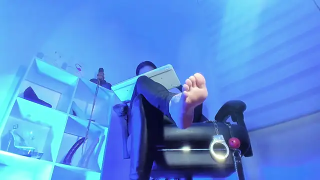 charlotte joliedart online show from 13, 11, 2025