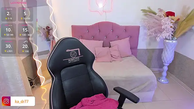 kendra tay online show from 25, 3, 2026