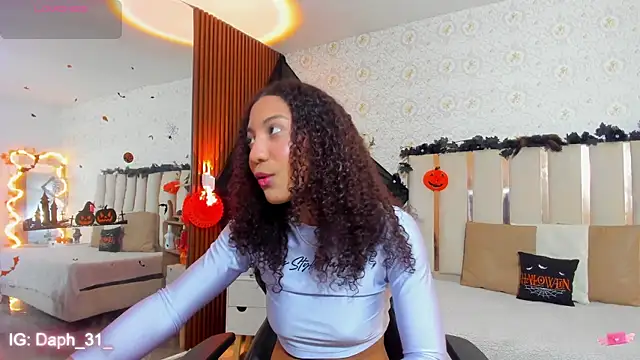 Daphnne tay online show from 20, 10, 2025