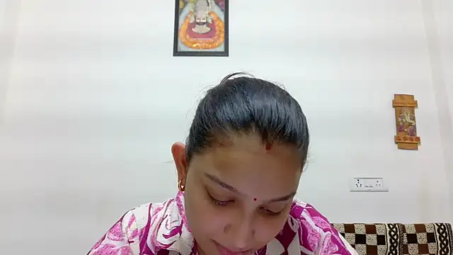 Snapshot of Aleena_Rai chatting on 6, 10, 2025 Aleena Rai online show from 6, 10, 2025