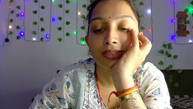 Snapshot of Aleena_Rai chatting on 18, 10, 2025 Aleena Rai online show from 18, 10, 2025