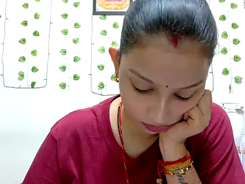 Snapshot of Aleena_Rai chatting on 19, 10, 2025 Aleena Rai online show from 19, 10, 2025