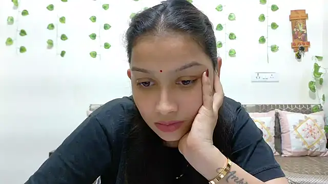 Snapshot of Aleena_Rai chatting on 31, 10, 2025 Aleena Rai online show from 31, 10, 2025